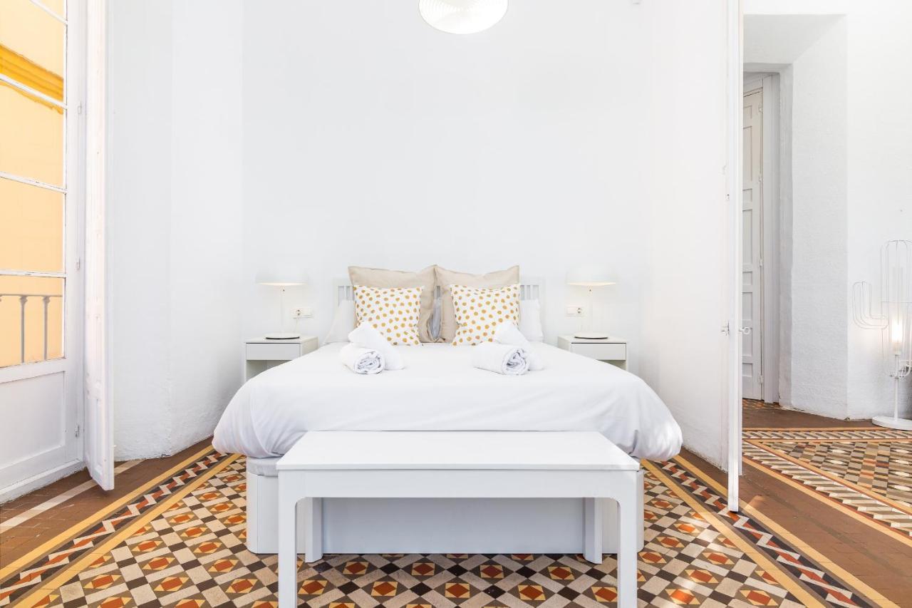 Suite Homes Apartamentos Plaza De La Merced Малага Екстер'єр фото